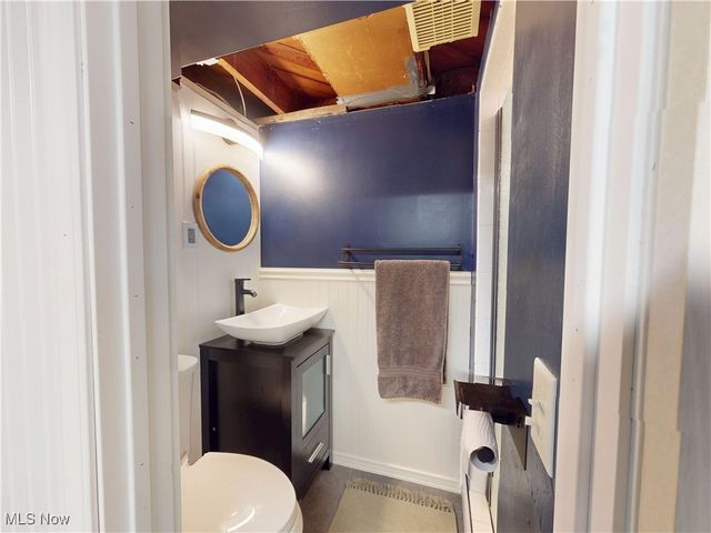 317 E 330th Street, Willowick, OH 44095