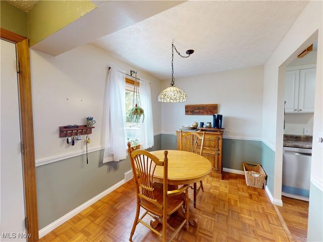 317 E 330th Street, Willowick, OH 44095