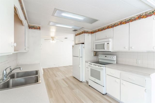 320 N FOREST BOULEVARD, Lake Mary, FL 32746