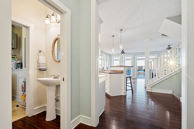 401 Oak Dr, Smithville, TN 37166