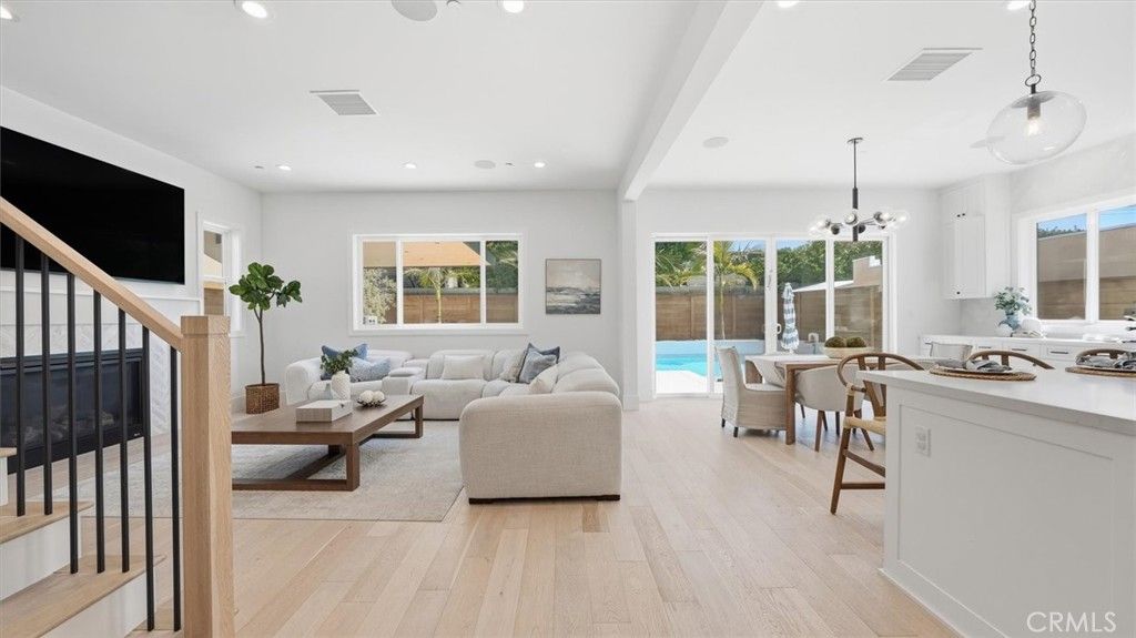 Image 13 of property listing at 2420 Sebald, Redondo Beach, CA 90278