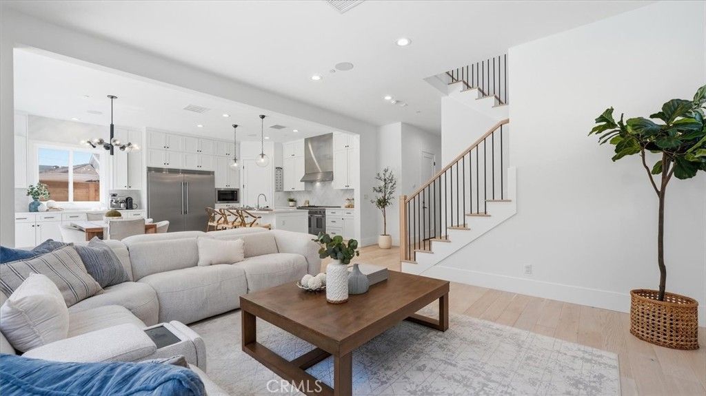 Image 14 of property listing at 2420 Sebald, Redondo Beach, CA 90278