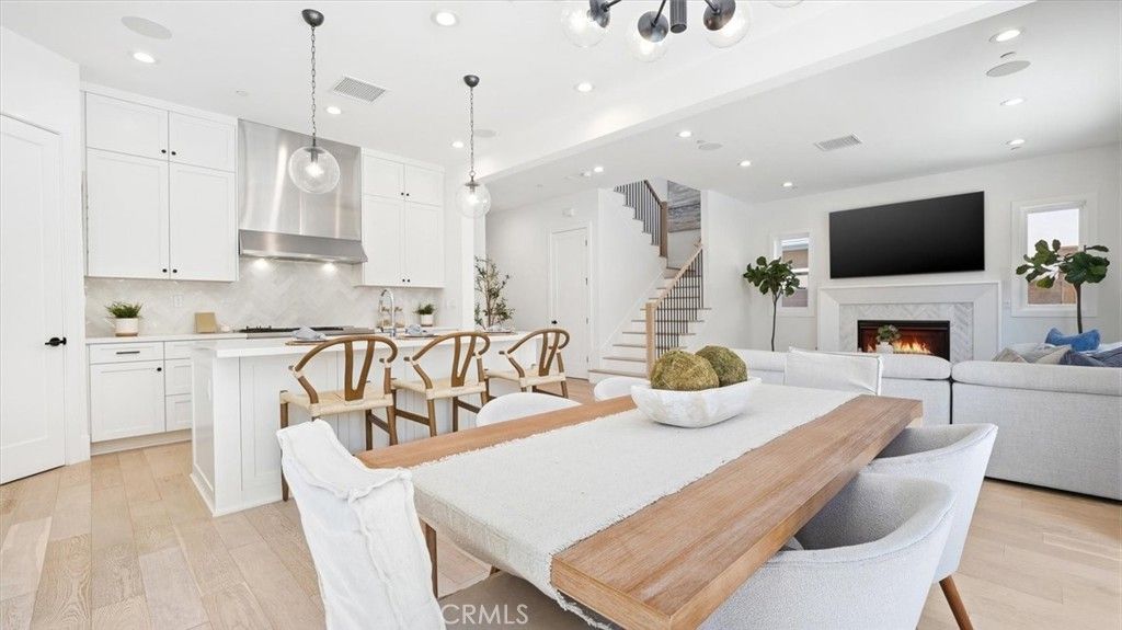 Image 15 of property listing at 2420 Sebald, Redondo Beach, CA 90278