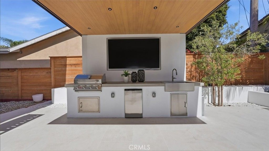 Image 40 of property listing at 2420 Sebald, Redondo Beach, CA 90278