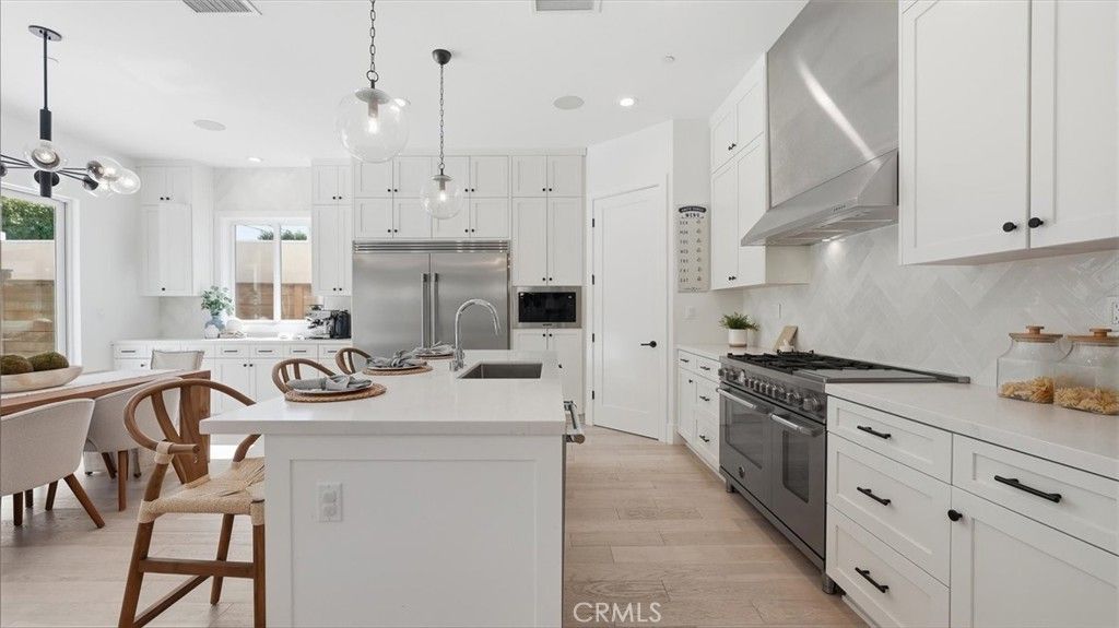 Image 6 of property listing at 2420 Sebald, Redondo Beach, CA 90278