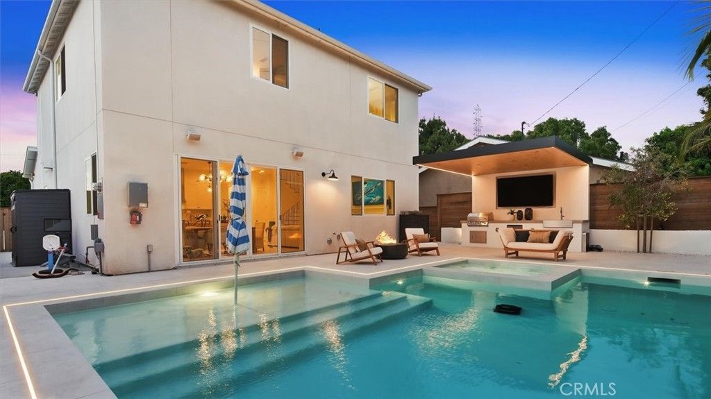 Image 7 of property listing at 2420 Sebald, Redondo Beach, CA 90278