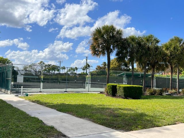 698 Normandy Lane O, Delray Beach, FL 33484
