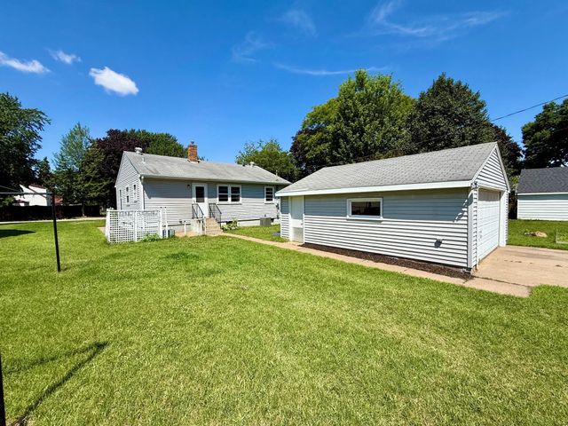 615 2nd Avenue NW, New Brighton, MN 55112
