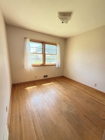 615 2nd Avenue NW, New Brighton, MN 55112
