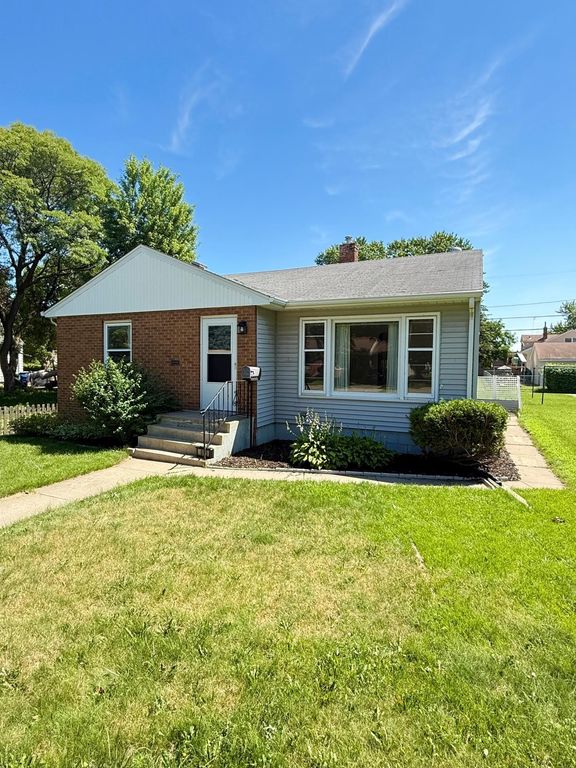 615 2nd Avenue NW, New Brighton, MN 55112
