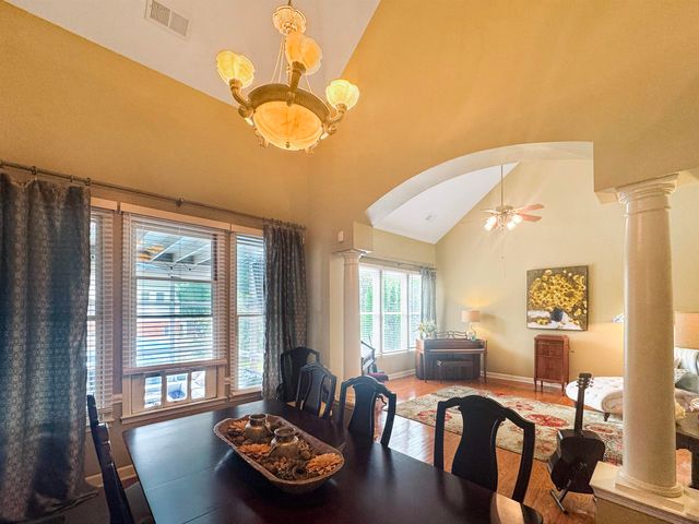 2620 SWEET OAKS CIR, Germantown, TN 38138