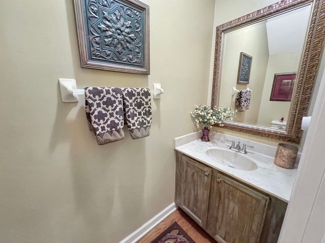 2620 SWEET OAKS CIR, Germantown, TN 38138