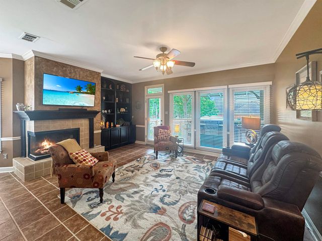 2620 SWEET OAKS CIR, Germantown, TN 38138