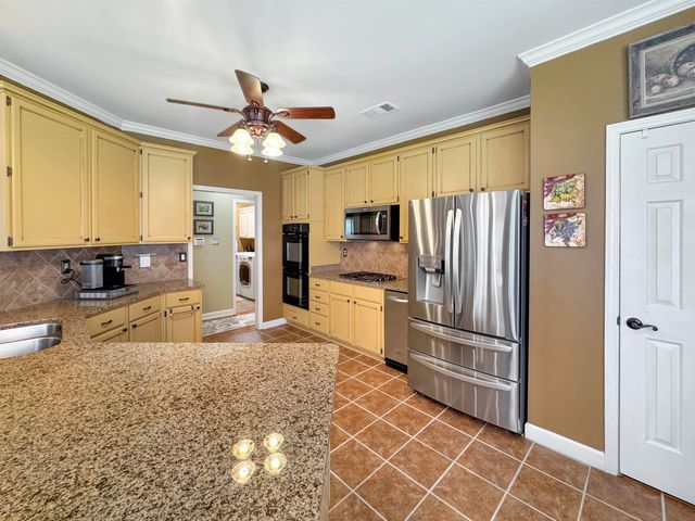 2620 SWEET OAKS CIR, Germantown, TN 38138