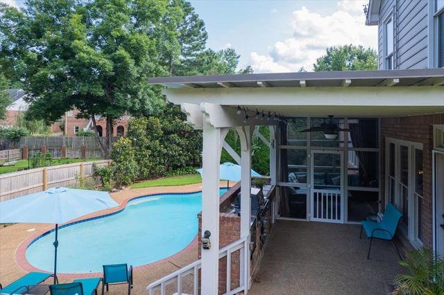 2620 SWEET OAKS CIR, Germantown, TN 38138