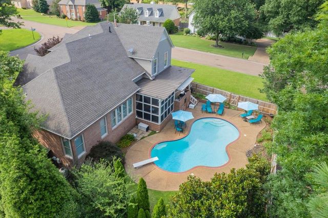 2620 SWEET OAKS CIR, Germantown, TN 38138