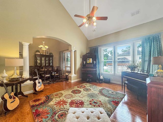 2620 SWEET OAKS CIR, Germantown, TN 38138
