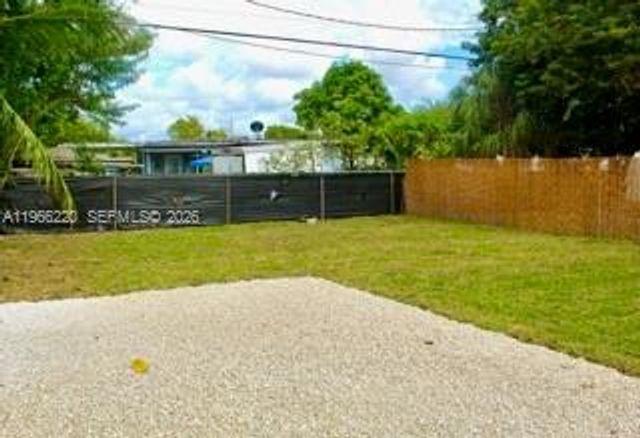 15001 Leisure Dr 2, Homestead, FL 33033