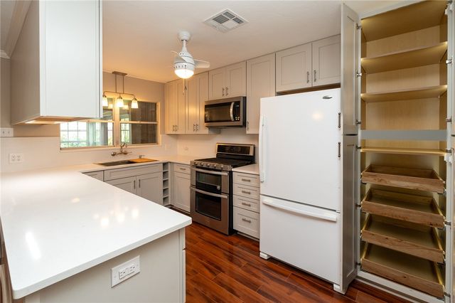 4213 Dolphin Pl, Corpus Christi, TX 78411