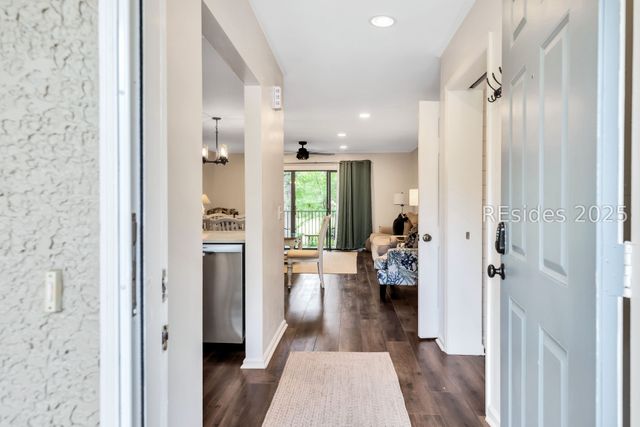 2 Wimbledon Ct Apt 209, Hilton Head Island, SC 29928