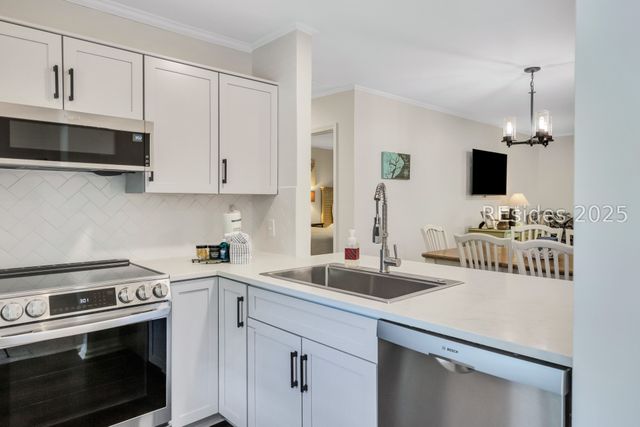 2 Wimbledon Ct Apt 209, Hilton Head Island, SC 29928