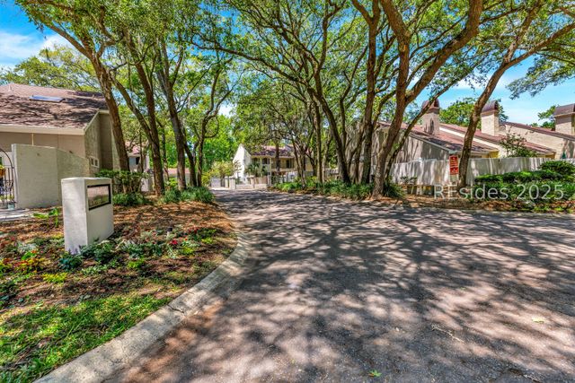 2 Wimbledon Ct Apt 209, Hilton Head Island, SC 29928
