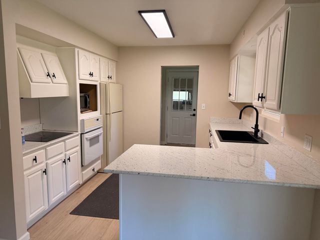4003 Evergreen Lane, Benton Harbor, MI 49022