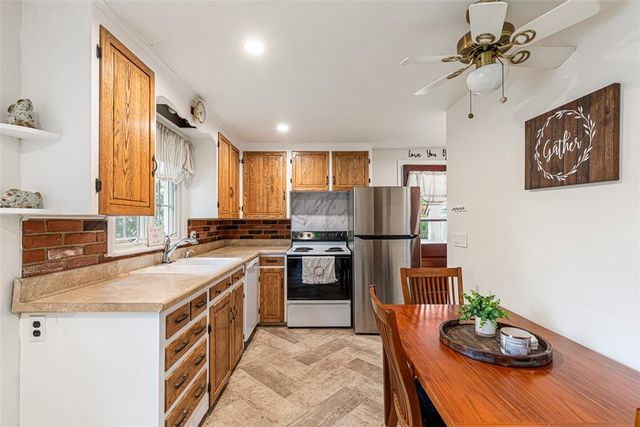 48 Barker Street, Warwick, RI 02888