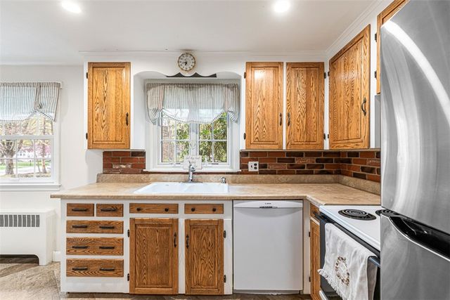 48 Barker Street, Warwick, RI 02888