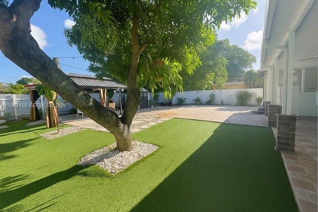 4064 NW 4th Ter, Miami, FL 33126