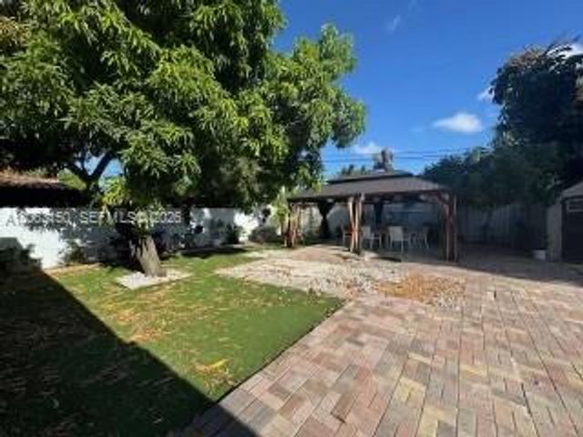 4064 NW 4th Ter, Miami, FL 33126