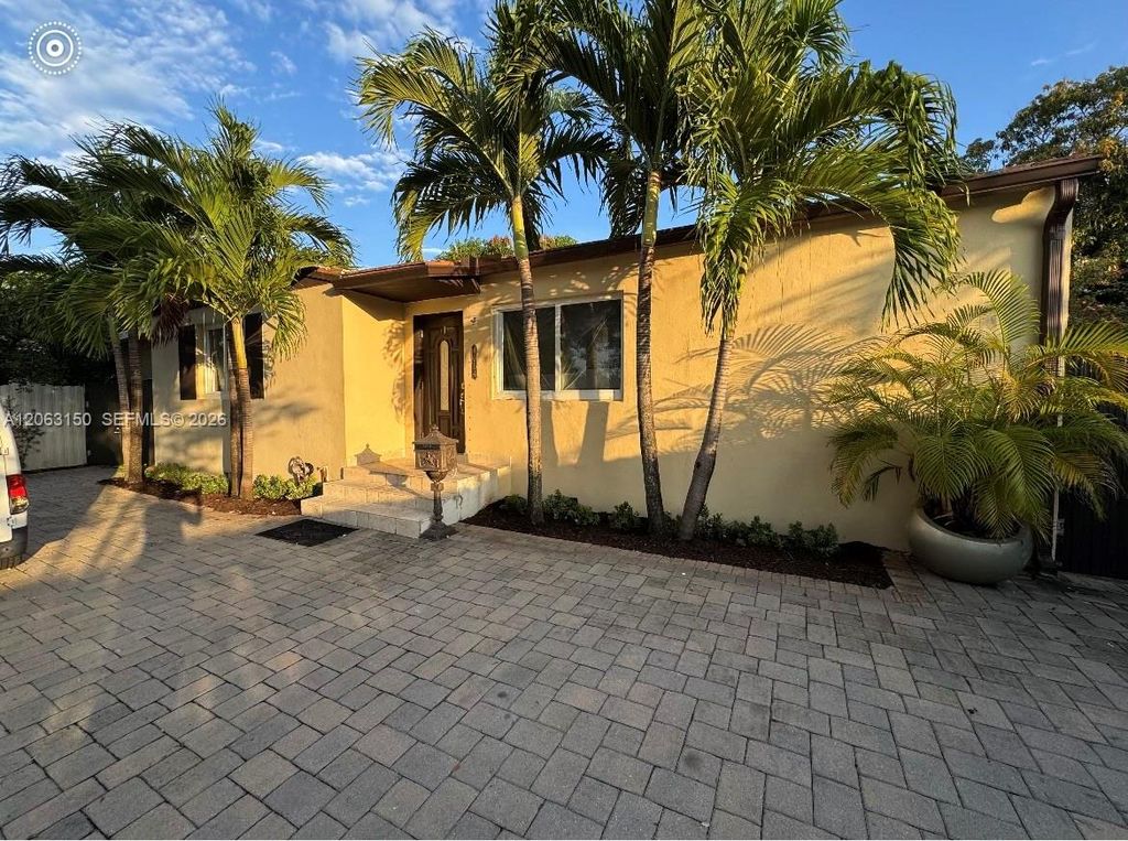 4064 NW 4th Ter, Miami, FL 33126