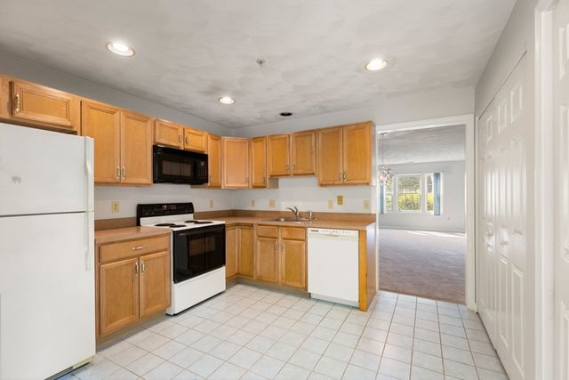 396 Boston Rd 302, Billerica, MA 01821