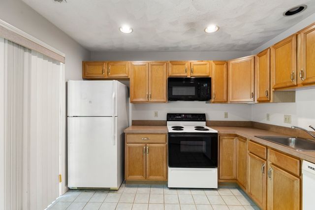 396 Boston Rd 302, Billerica, MA 01821