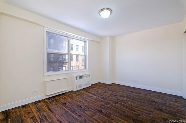 2550 Olinville Avenue 6K, Bronx, NY 10467