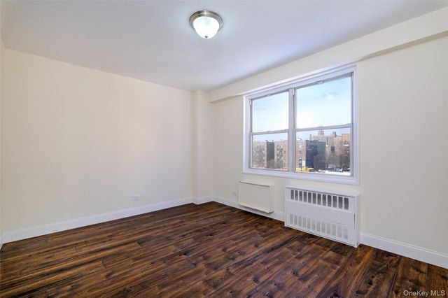2550 Olinville Avenue 6K, Bronx, NY 10467