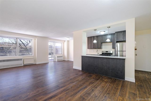 2550 Olinville Avenue 6K, Bronx, NY 10467
