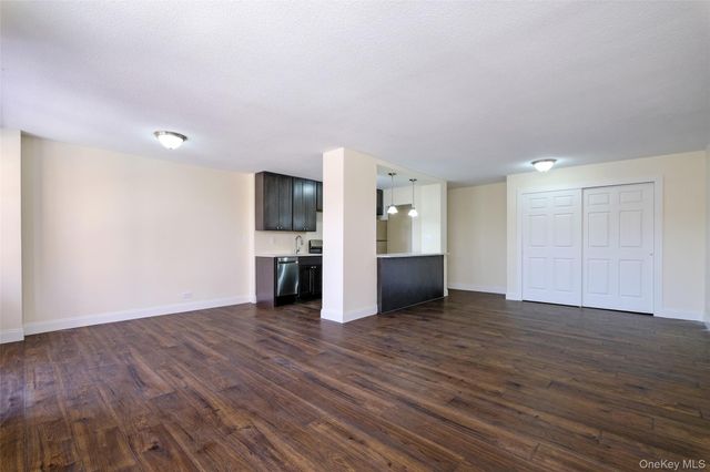 2550 Olinville Avenue 6K, Bronx, NY 10467