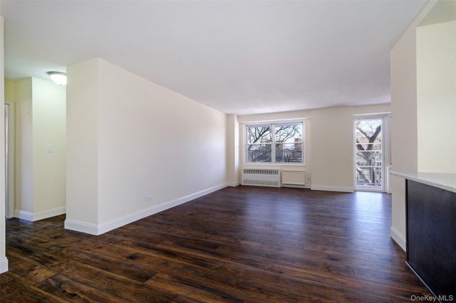 2550 Olinville Avenue 6K, Bronx, NY 10467
