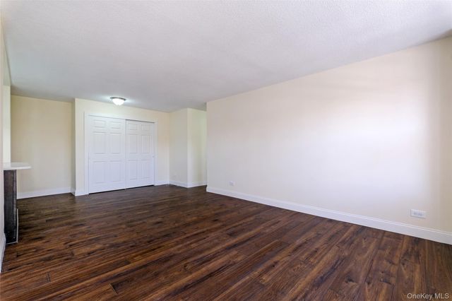 2550 Olinville Avenue 6K, Bronx, NY 10467