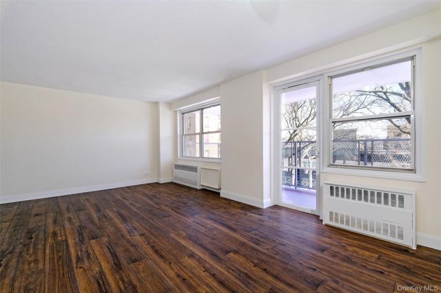 2550 Olinville Avenue 6K, Bronx, NY 10467