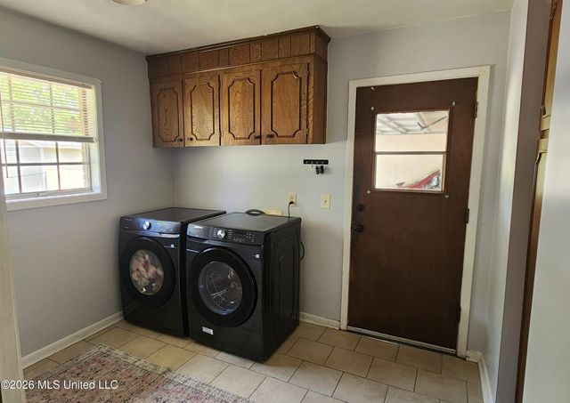 329 Swan Lake Drive, Jackson, MS 39212