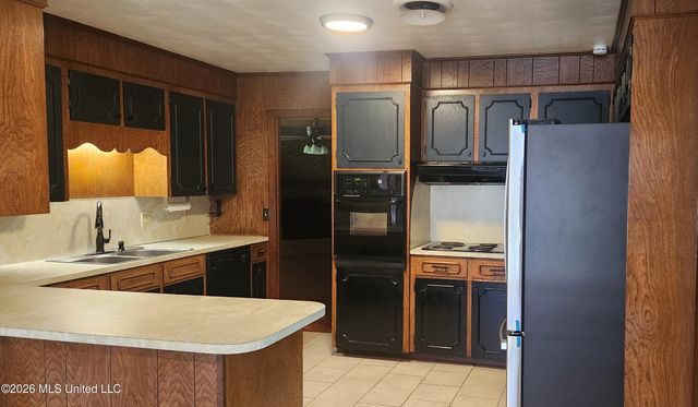 329 Swan Lake Drive, Jackson, MS 39212