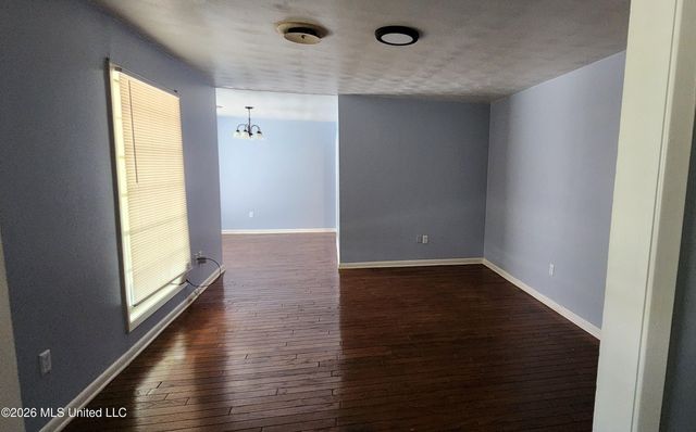 329 Swan Lake Drive, Jackson, MS 39212