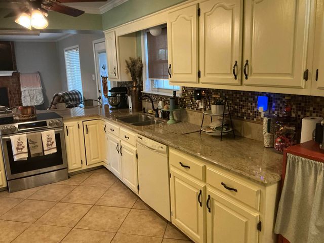 390 ROLLING ACRES AVE, Eads, TN 38028