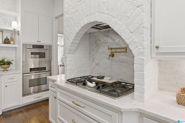 2301 LONGLEAF WAY, Vestavia Hills, AL 35243