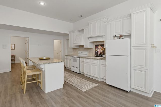 2301 LONGLEAF WAY, Vestavia Hills, AL 35243