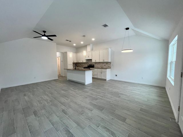 5706 Howell Street A, Houston, TX 77032