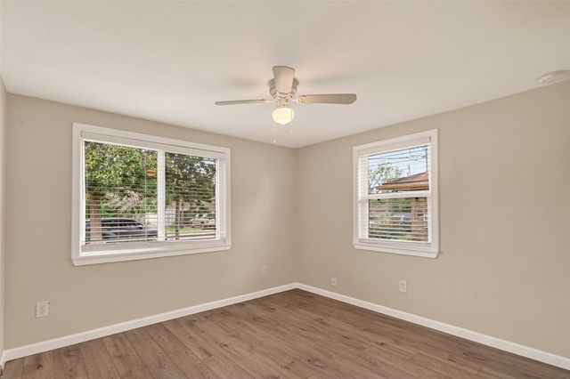 521 N Vionett Lane, Texas City, TX 77591