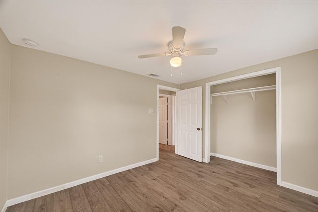 521 N Vionett Lane, Texas City, TX 77591